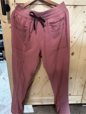 Carhartt Women's Jogger Pants in Dusty Rose